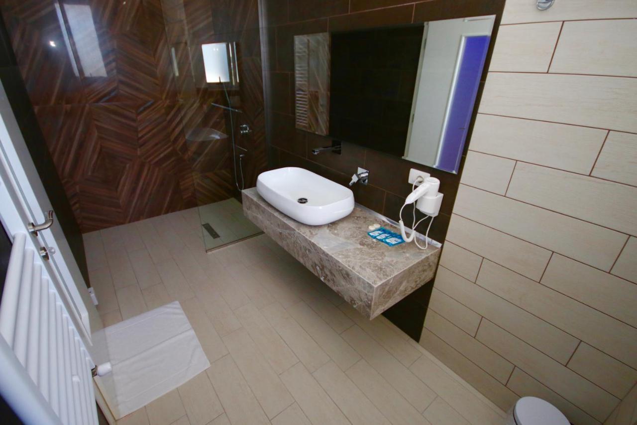 Eljos Hotel Fushe-Kruje Luaran gambar